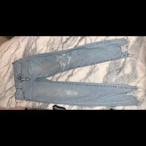 American eagle jeans with rips that are stretchy